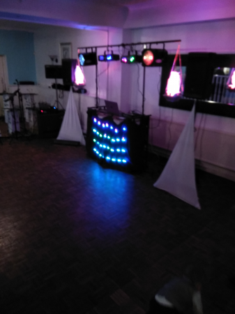 Livewire DJ and karaoke hire - Photo 2