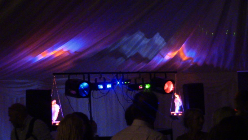 Livewire DJ and karaoke hire - Photo 3