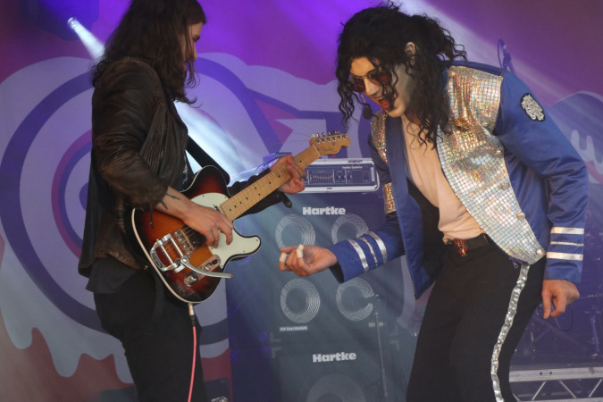 David Boakes As Michael Jackson - Photo 5