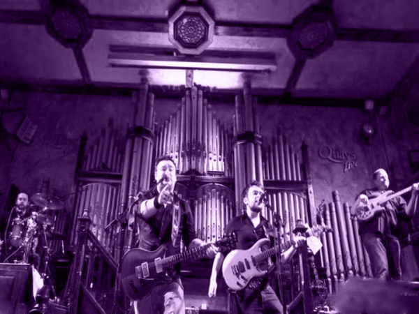 Undercover - Photo 3