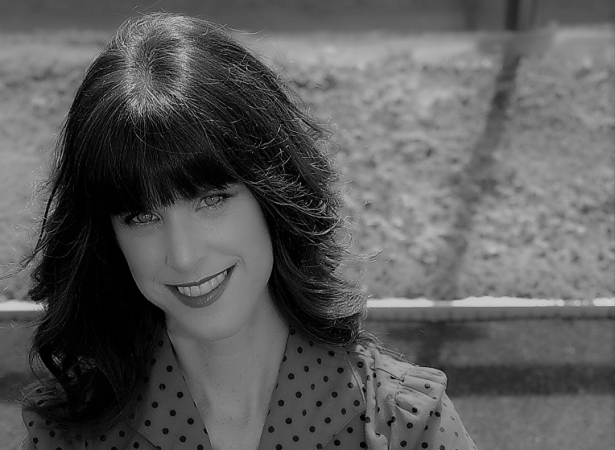 Vanessa - Solo Singer/Pianist/Keyboard Player - Photo 3