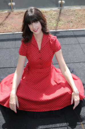 Vanessa - Solo Singer/Pianist/Keyboard Player - Photo 4