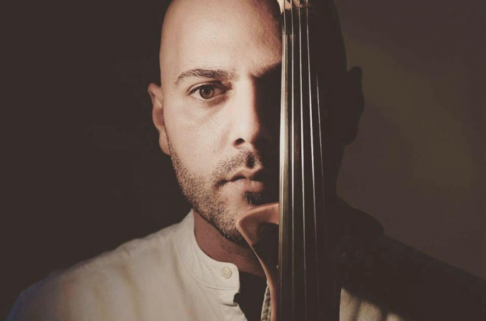 Contemporary Violinist - Photo 2