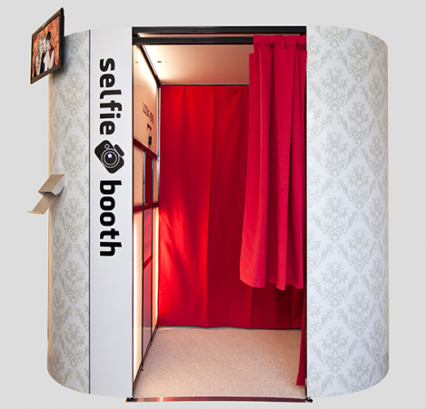 The Selfie Booth - Photo Booth - Photo 2