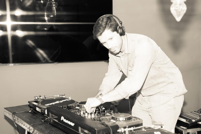 Cheltenham DJ's - Photo 20