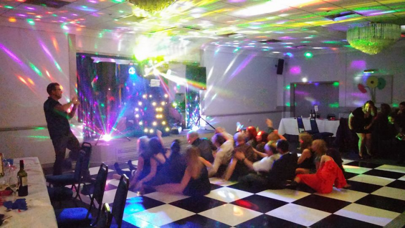 Oasis Roadshow Mobile Disco - Photo 3