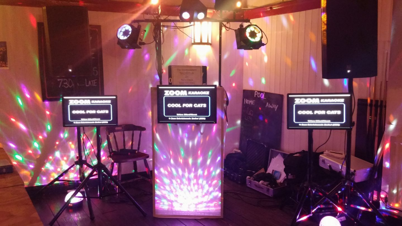 Oasis Roadshow Mobile Disco - Photo 4