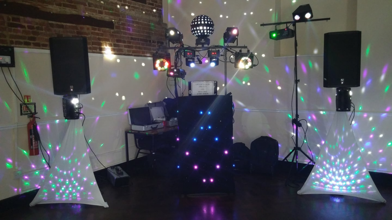 Oasis Roadshow Mobile Disco - Photo 5