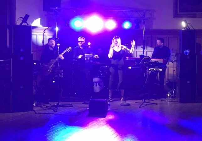 On The Ceiling - Photo 5