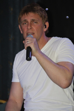 Danny Sings Cliff - Photo 6