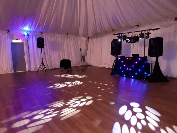 mobile disco hire - Photo 2
