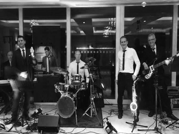 Dave Martin & Casino Cats Swing Band - Photo 9