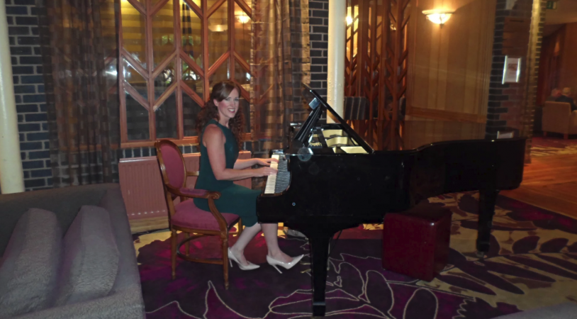 Janine Kinnear Wedding and Event Pianist - Photo 4