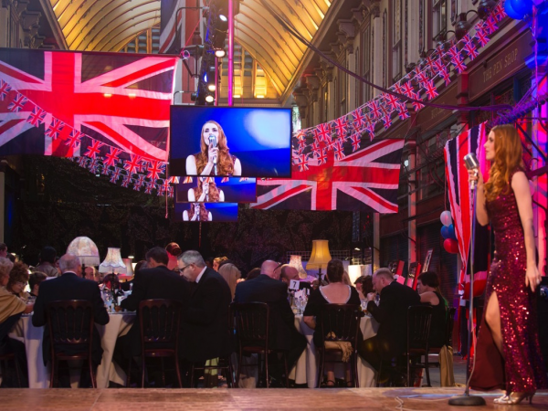 BUNNY NIGHTINGALE - Vintage Style Entertainer - Photo 11