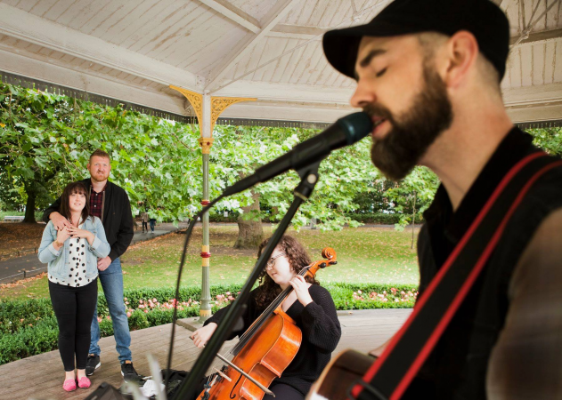 Barry Hughes - Wedding Singer Eire - Photo 5