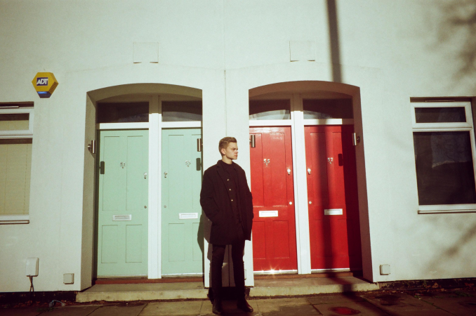 Sam Easton - Photo 3