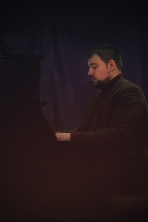 Chris Moriarty - Singer/Pianist - Photo 6