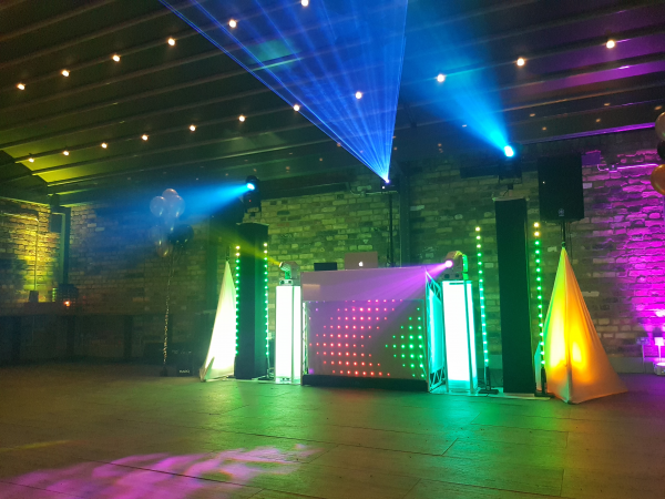 Platinum Disco Bespoke DJ Service - Photo 2
