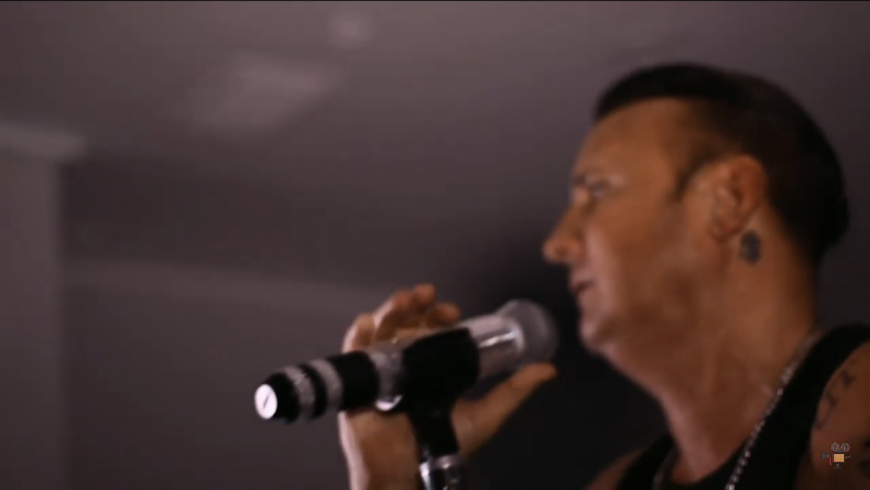 RL as Robbie Williams  - Photo 4