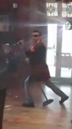 RL as Robbie Williams  - Photo 5