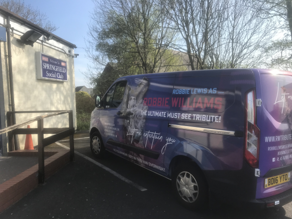 RL as Robbie Williams  - Photo 13