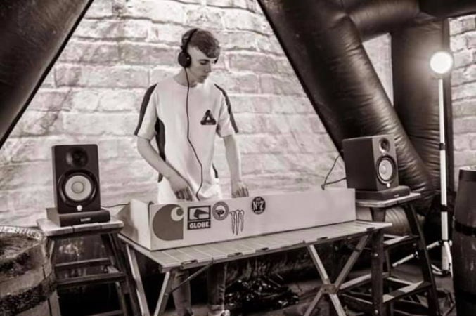 Inflatable Pub NI (10mX5m) - Photo 7