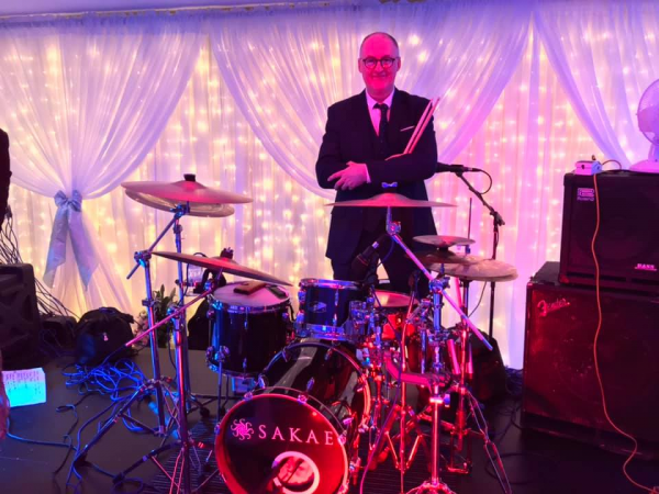 The Hitmen & Her - Photo 9