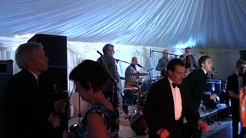 The Retros - Photo 6