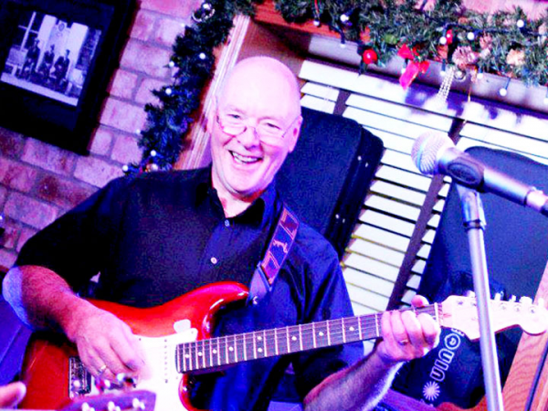 The Cufflinks 6 Piece Band - Photo 3