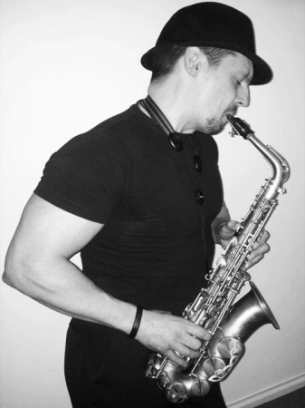 The Saxophone Lounge - Photo 6