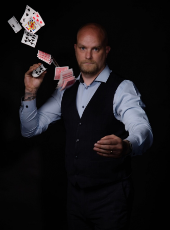 Dan Voakes Magician  - Photo 14