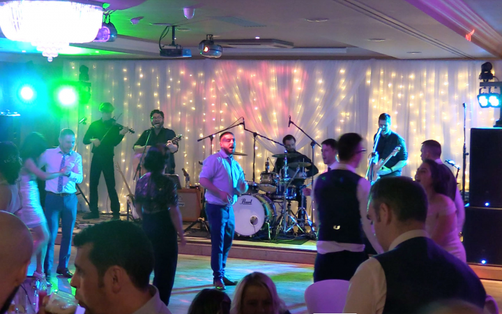 The Yetis - Photo 12