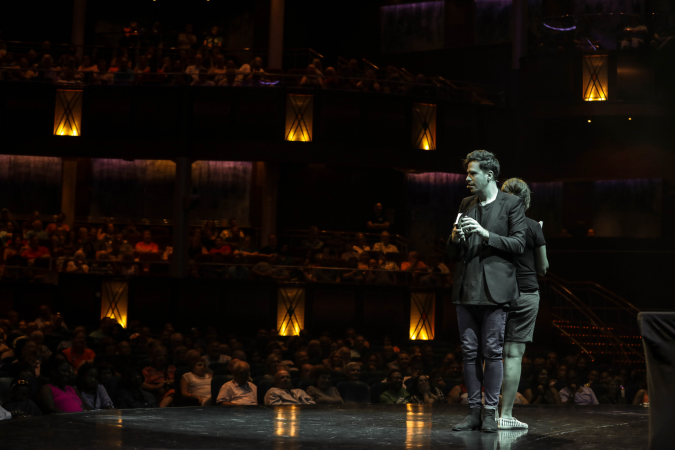 Chris Fleming - Elite Magician & Mind Reader - Photo 3