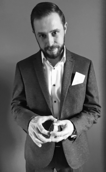 The Magicman Warren McCartney