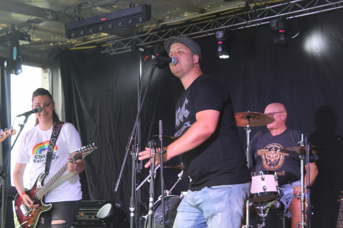 One Eyed Dog - Photo 9