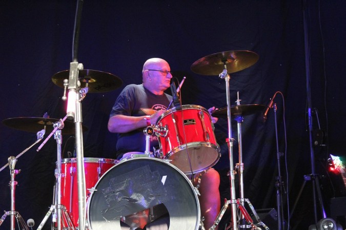 One Eyed Dog - Photo 11