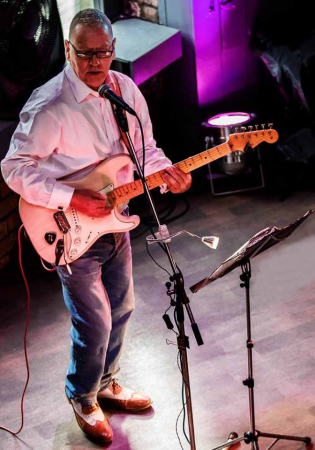 Ronnie String - Photo 4