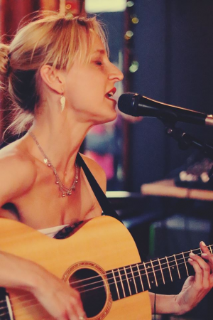 Anna Scott - Photo 2