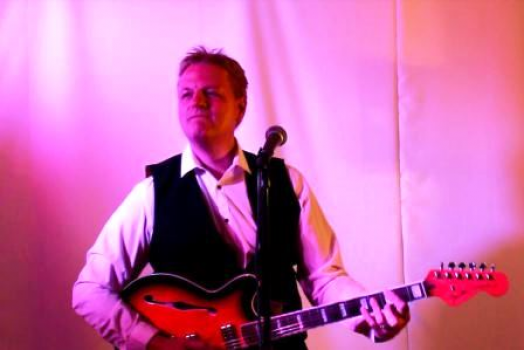 Johnny Bravo Event Singer