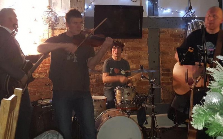 Warren And The Magpies - Photo 2