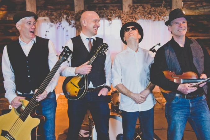 Warren And The Magpies - Photo 8