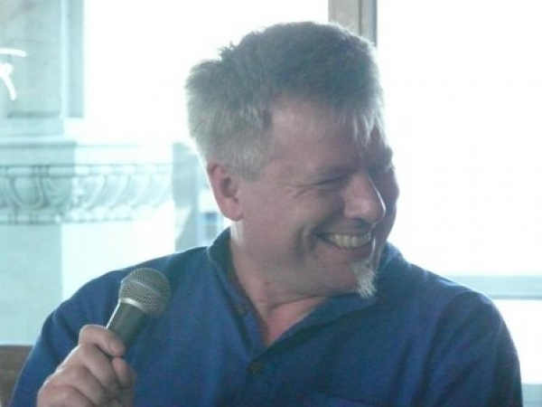 Gordon Mark Webber - Singing guitarist  - Photo 3