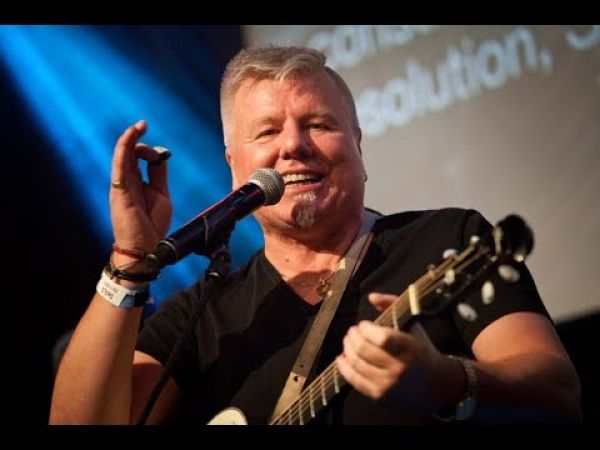 Gordon Mark Webber - Singing guitarist  - Photo 7