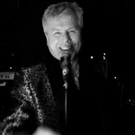 Gordon Mark Webber - Singing guitarist  - Photo 8