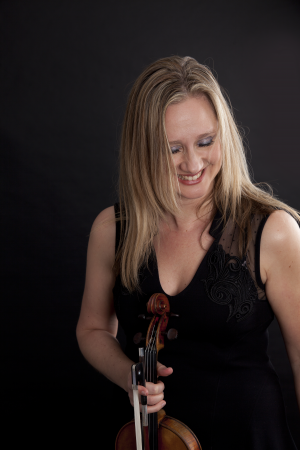 Joanne -versatile violinist - Photo 2