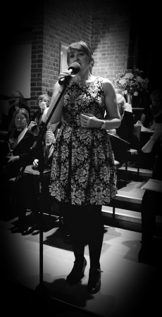 Alison Moyna - Photo 2