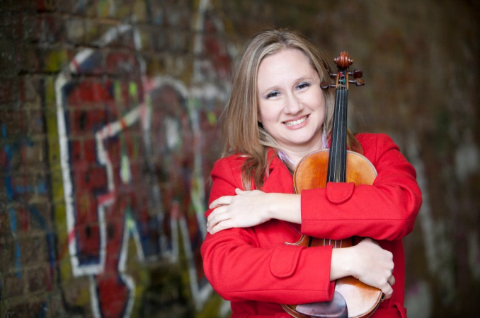 Joanne -versatile violinist - Photo 3