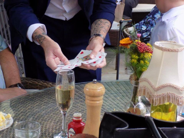 Adam Smith Magician - Close up, Sleight of hand specialist  - Photo 6