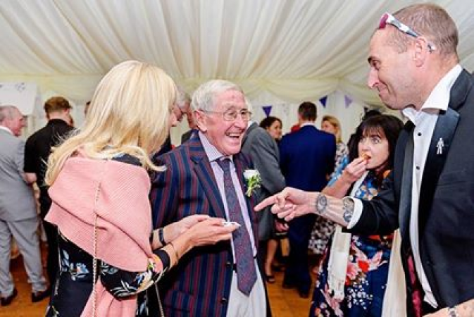 Adam Smith Magician - Close up, Sleight of hand specialist  - Photo 17