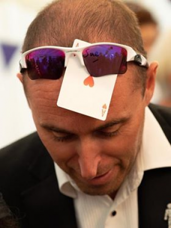 Adam Smith Magician - Close up, Sleight of hand specialist  - Photo 19